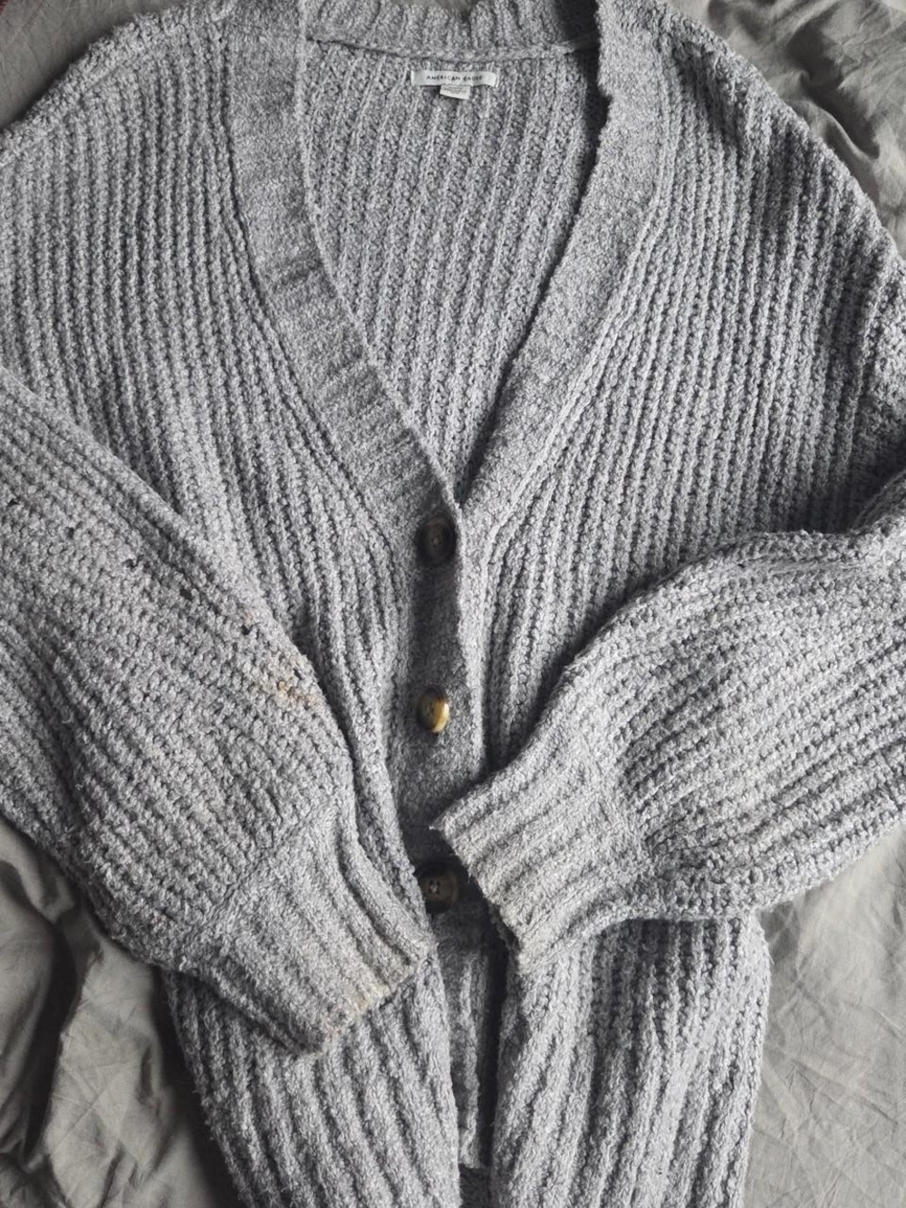 American Eagle Outfitters Light Gray Ribbed V‑Neck Button Cardigan